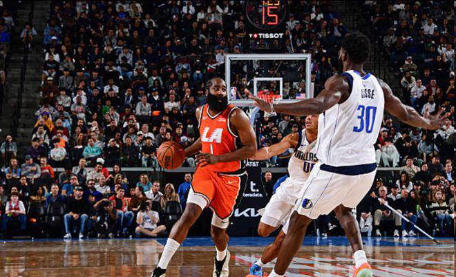 洛杉矶快船今夜强势反弹；志在荷甲名次提升；话题不断；球队文化再被提及