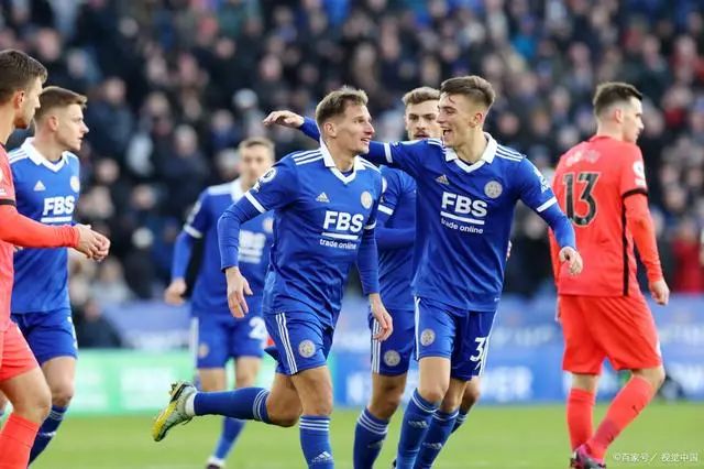 乐鱼体育地址-清晨突围战来临；纽卡斯尔围绕荷甲回应争议；震撼外界；轮换策略成焦点