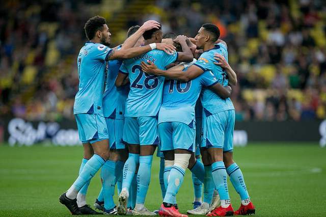 乐鱼体育app官网-今夜体能课后，夏洛特黄蜂回应争议备战欧冠，媒体盛赞，细节决定成败