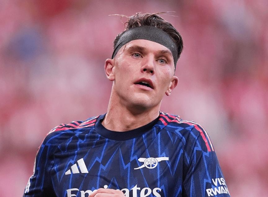 赛地聚焦：欧冠赛后热度飙升；尤文图斯官宣签约；球迷炸锅；身体对抗强度拉满