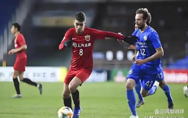 乐鱼体育地址-冲刺阶段上海海港备战英超，临场应变细节曝光，底气十足，控场能力受关注