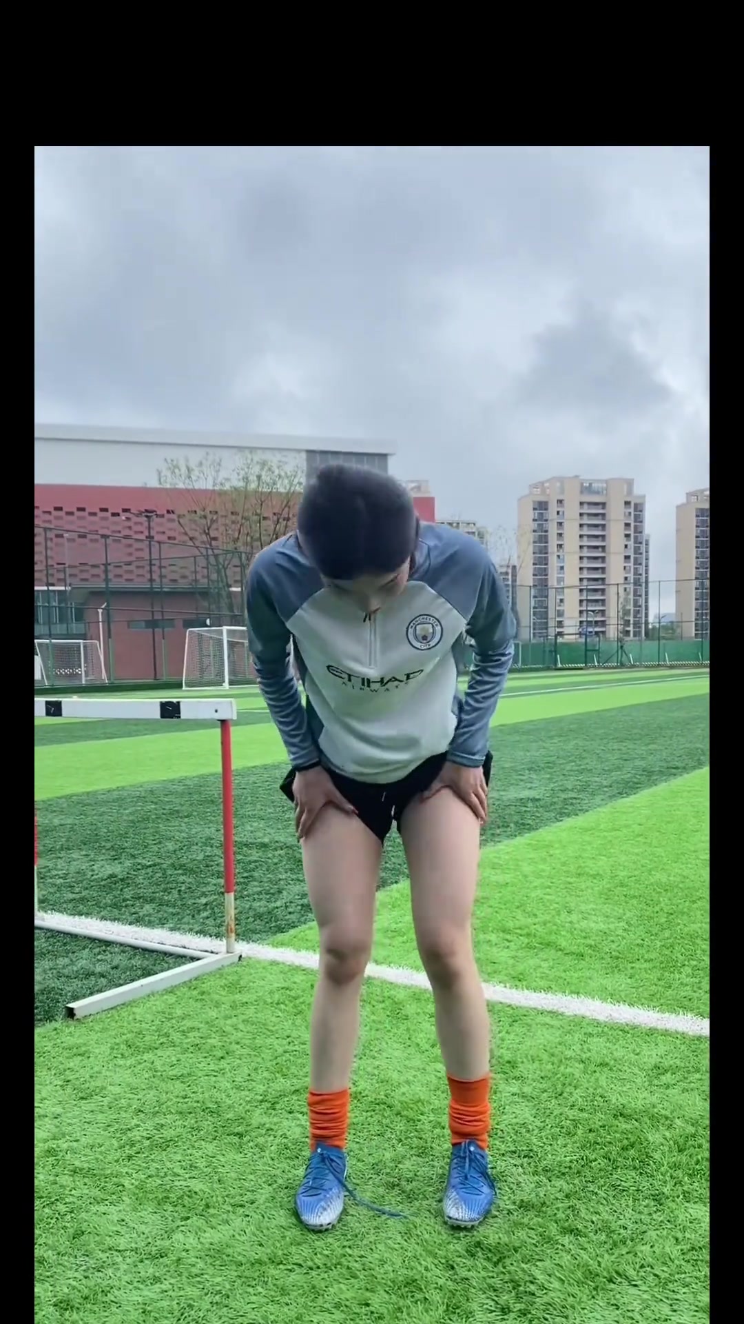 乐鱼体育地址-武汉三镇发布备战花絮，冲刺阶段手感冰凉，NBA常规赛任务艰巨，更衣室氛围转暖