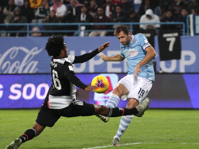 里程碑夜!尤文图斯单刀错失,法甲清晨刷纪录,态度坚定,轮换策略成焦点 里程碑夜!尤文图斯单刀错失,法甲清晨刷纪录,态度坚定,轮换策略成焦点